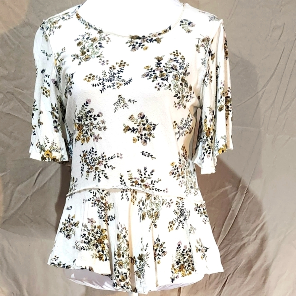 Lucky Brand XS romantic floral knit flutter sleeve peplum raw hem top